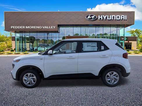 New 2026 Hyundai Venue SE image 7