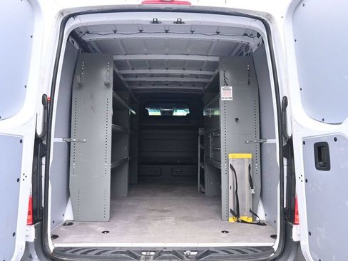 Used 2023 Mercedes-Benz Sprinter 2500 image 9