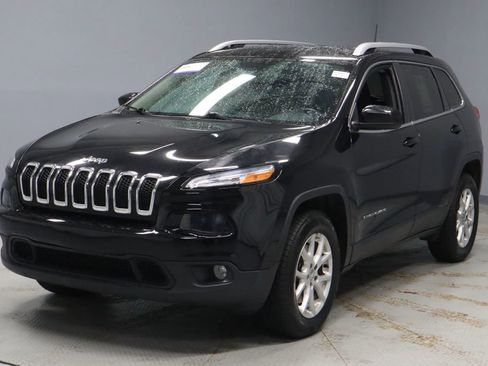 Used 2017 Jeep Cherokee Latitude w/ Comfort/Convenience Group AWD/4WD image 6