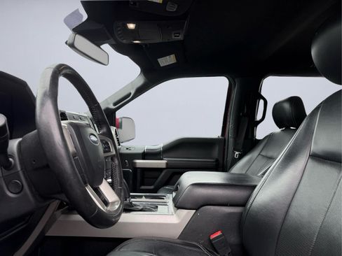 Used 2019 Ford F150 Lariat w/ Equipment Group 502A Luxury AWD/4WD image 16