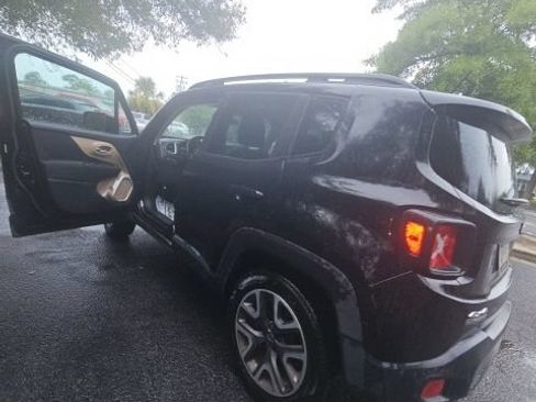 Used 2015 Jeep Renegade Latitude w/ Popular Equipment Group AWD/4WD image 11