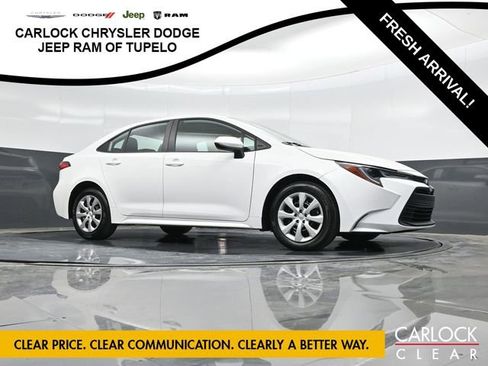 Used 2025 Toyota Corolla LE image 35