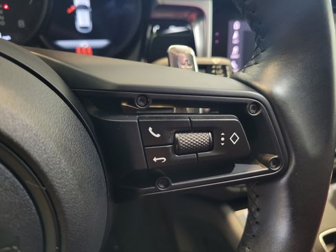 Used 2023 Porsche Macan AWD/4WD image 29