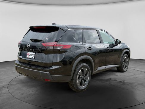 Used 2025 Nissan Rogue SV AWD/4WD image 9