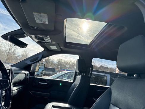 Used 2022 Chevrolet Silverado 2500 LTZ w/ LTZ Plus Package image 11