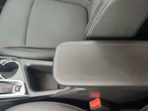 Certified 2025 Buick Encore GX Preferred FWD image 19