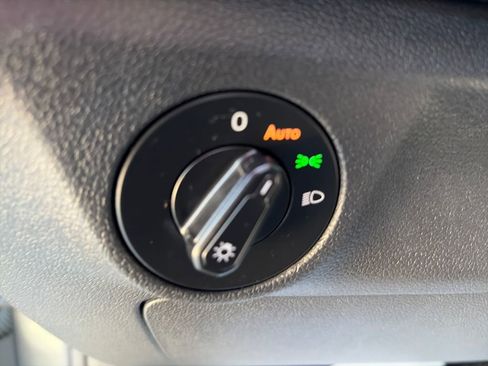 Used 2019 Volkswagen Jetta S w/ Driver Assistance Package image 18