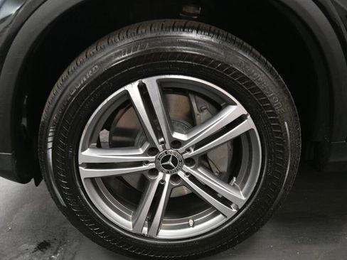 Used 2020 Mercedes-Benz GLC 300 4MATIC image 35