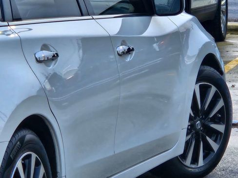 Used 2018 Nissan Altima 2.5 SV image 16