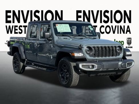 Certified 2024 Jeep Gladiator Sport image 2