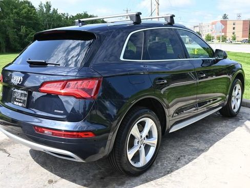 Used 2020 Audi Q5 2.0T Premium Plus w/ Premium Plus Package AWD/4WD image 5