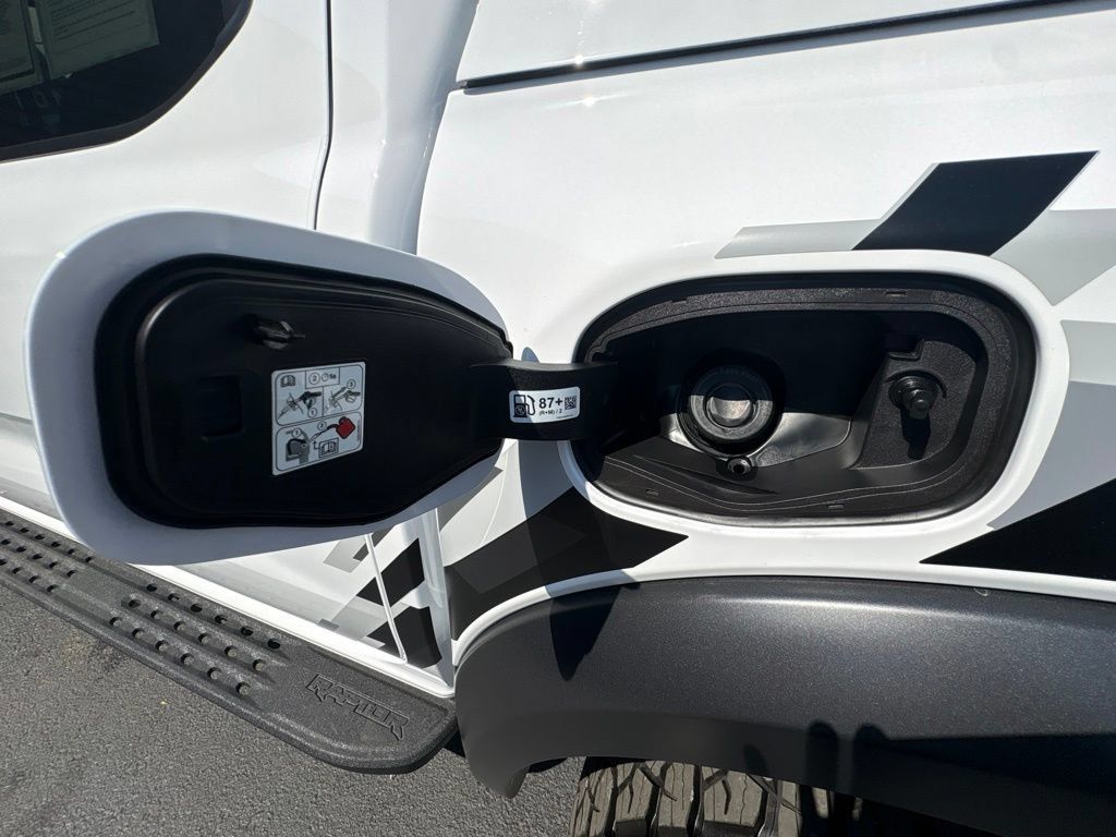 Used 2025 Ford Ranger Raptor AWD/4WD image 11