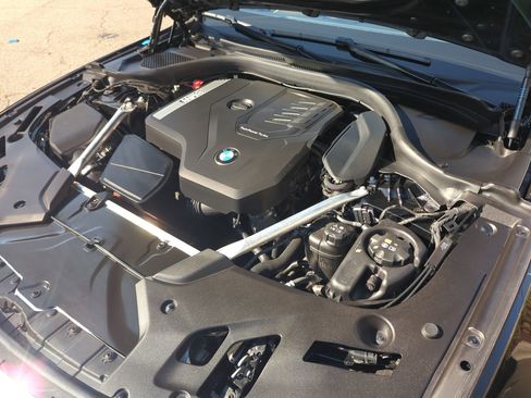 Used 2023 BMW 530i w/ Premium Package image 34