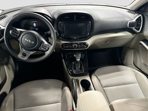 Used 2023 Kia Soul LX w/ LX Technology Package FWD image 21