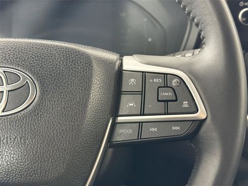 Certified 2025 Toyota Grand Highlander AWD image 18
