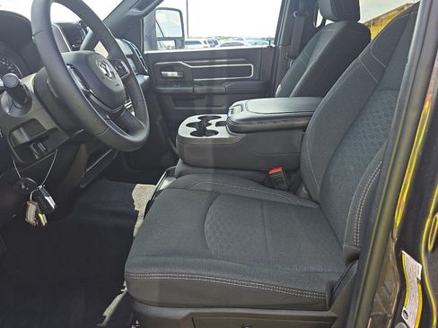 Used 2025 RAM 2500 Big Horn AWD/4WD image 6