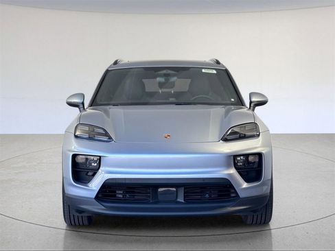 New 2025 Porsche Macan Electric image 11