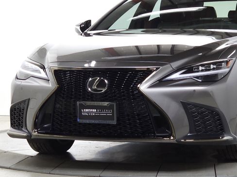 Used 2023 Lexus LS 500 F Sport w/ Accessory Package (Z2) image 3
