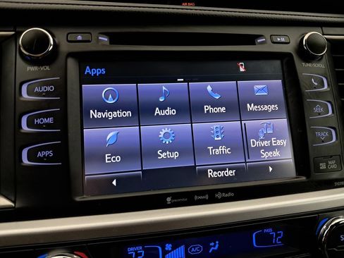 Used 2019 Toyota Highlander SE image 27