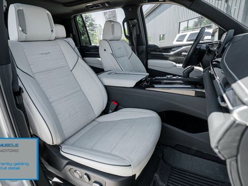 Used 2023 Cadillac Escalade ESV Sport w/ LPO, ONYX Package AWD/4WD image 14