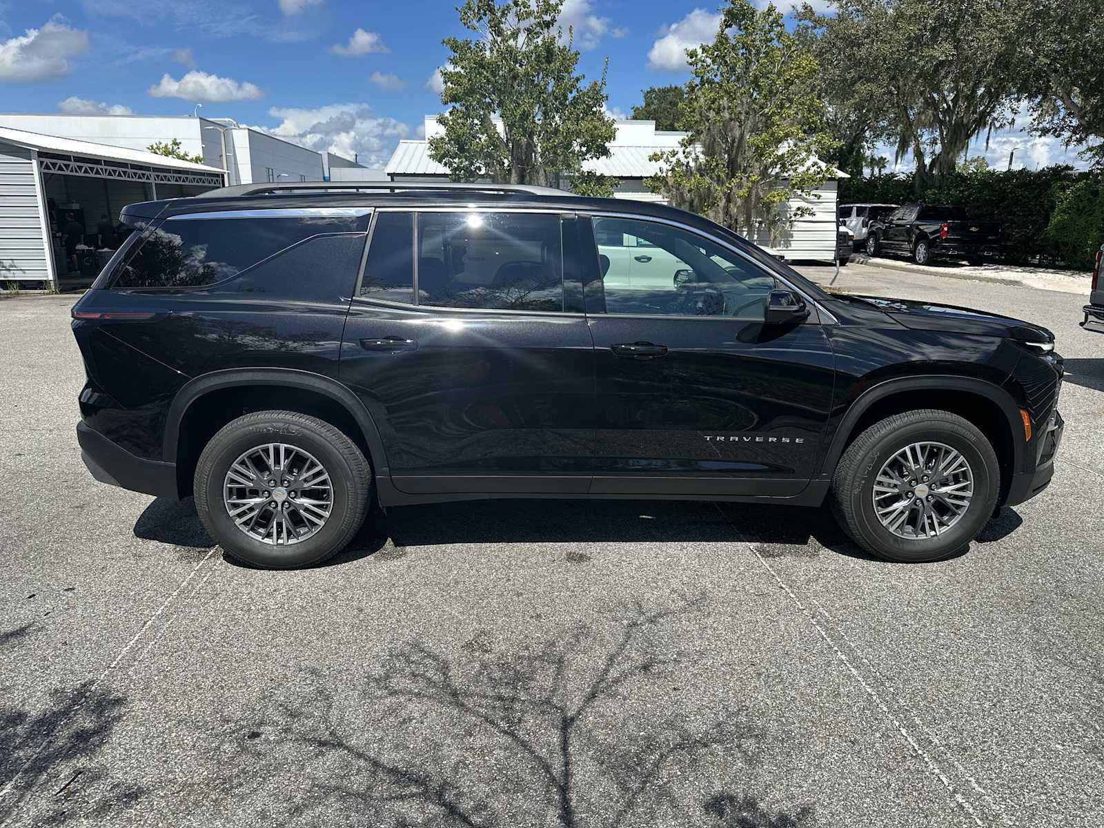 New 2026 Chevrolet Traverse LT w/ Driver Confidence Package FWD image 7