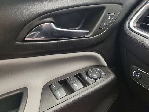 Used 2024 Chevrolet Equinox LS FWD image 27