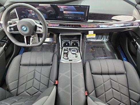 Used 2026 BMW 750e xDrive AWD/4WD image 15