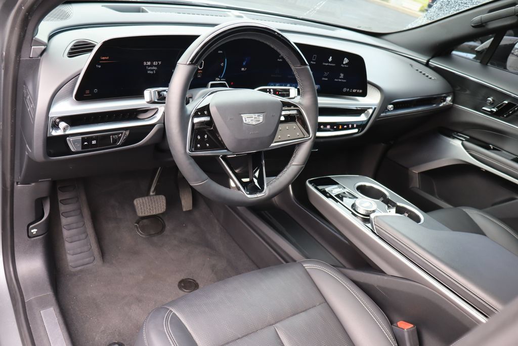 Used 2024 Cadillac Lyriq Sport RWD image 5