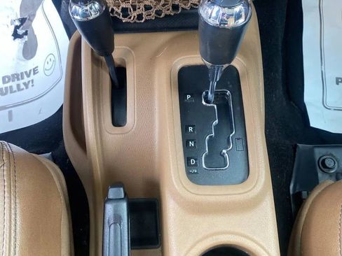 Used 2014 Jeep Wrangler Unlimited Sahara w/ Connectivity Group image 22