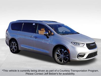 New 2026 Chrysler Pacifica Pinnacle