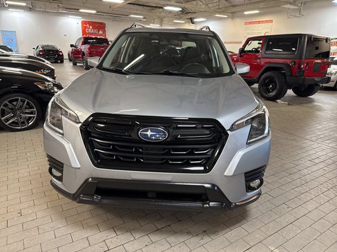 Used 2022 Subaru Forester Premium AWD/4WD image 3