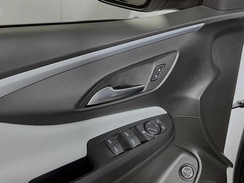 Used 2025 Buick Envista Preferred w/ Convenience II Package FWD image 17