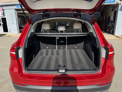 Used 2019 Mercedes-Benz GLC 300 4MATIC image 17