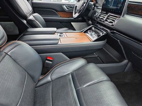 Used 2022 Lincoln Navigator Black Label AWD/4WD image 16