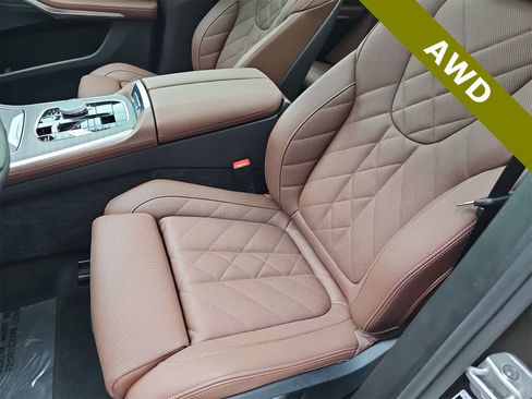 Used 2025 BMW X5 xDrive40i w/ Parking Assistance Package image 15