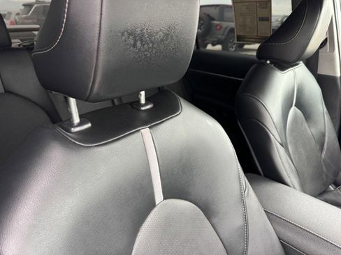 Used 2022 Toyota Camry XSE image 9