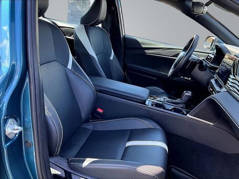 Used 2025 Toyota Camry SE image 7