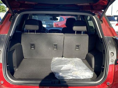 Used 2024 GMC Terrain SLE w/ Driver Convenience Package image 16