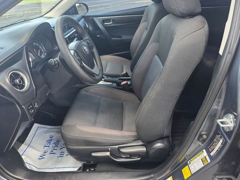 Used 2017 Toyota Corolla LE w/ Carpet Mat Package (TMS) FWD image 12