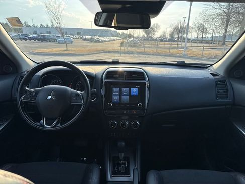 Used 2022 Mitsubishi Outlander Sport SE image 16
