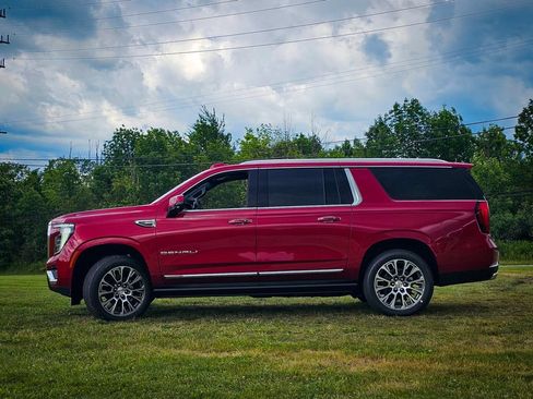 New 2026 GMC Yukon XL Denali w/ Denali Reserve Package AWD/4WD image 6