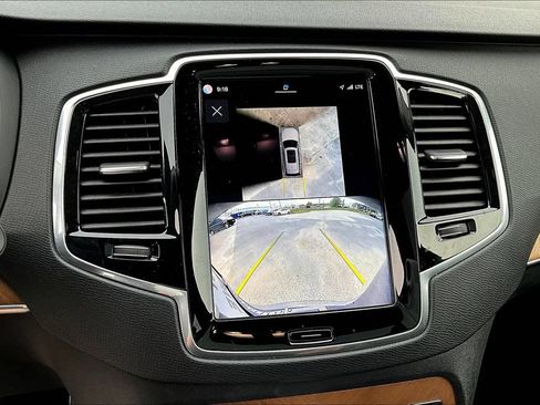 Used 2025 Volvo XC90 T8 Plus w/ Protection Package Premier AWD/4WD image 21