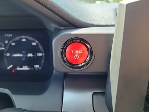 Used 2024 Toyota Tacoma TRD Sport AWD/4WD image 25