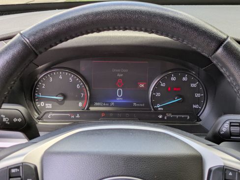 Used 2024 Ford Explorer XLT AWD/4WD image 10