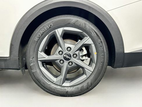 Used 2025 Kia K4 FWD image 11