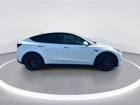 Used 2022 Tesla Model Y Performance AWD/4WD image 10