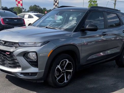 Used 2021 Chevrolet TrailBlazer RS w/ Technology Package FWD image 4