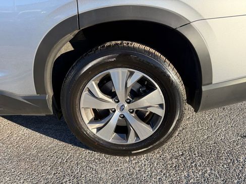 Used 2024 Subaru Ascent Premium w/ Convenience Package image 11