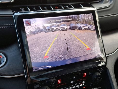 New 2025 Jeep Grand Cherokee L Limited image 15