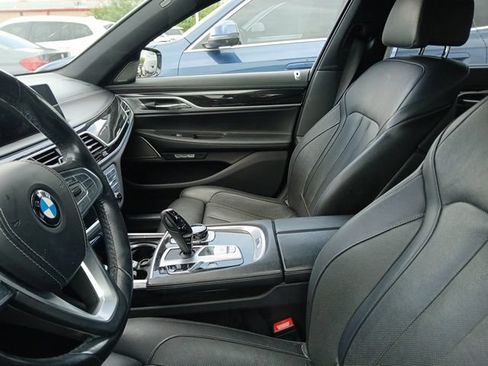 Used 2018 BMW 740i RWD image 17